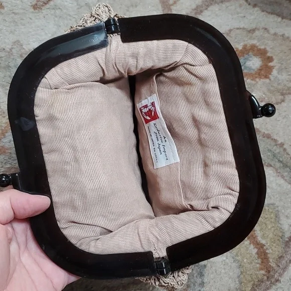 Vintage macrame crochet acrylic clutch - Picture 5 of 6